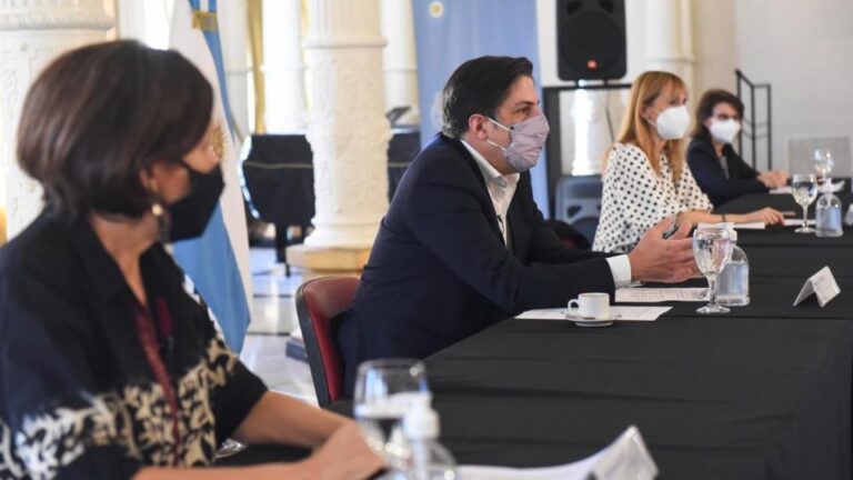 Educación, Salud y especialistas evaluaron la presencialidad en las escuelas