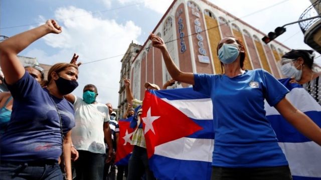 Protestas en Cuba: el gobierno anuncia la eliminación temporal de las restricciones aduaneras a medicamentos y alimentos