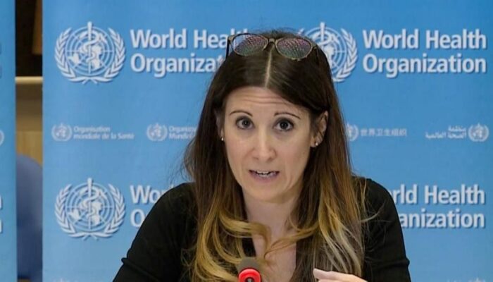 La OMS dijo que el mundo enfrenta un «tsunami de infecciones» de las variantes Ómicron y Delta