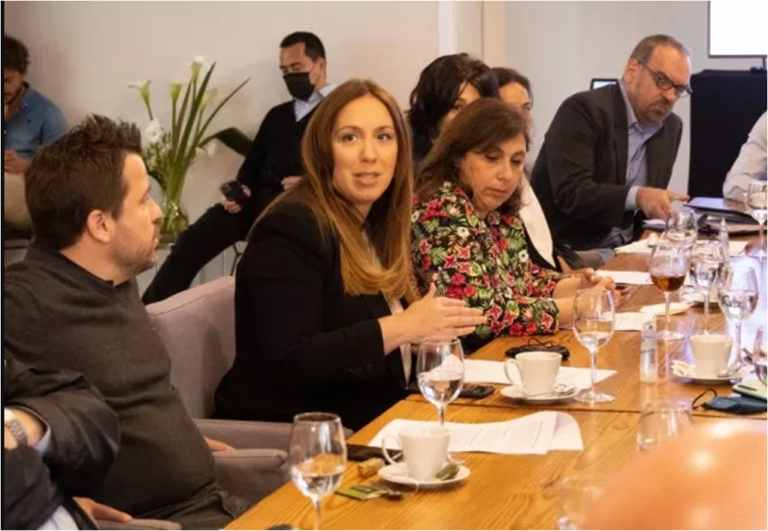 A horas del debate, Vidal vuelve a rechazar la reelección indefinida de intendentes