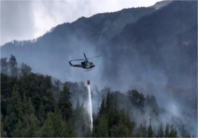 Siguen combatiendo incendios forestales en la Patagonia y Nación mandó recursos