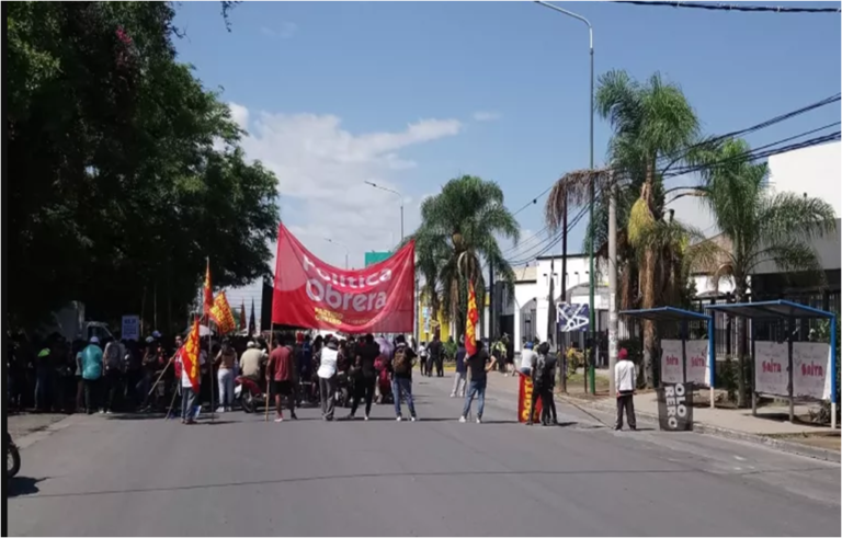 La ciudad de Salta es un caos por las protestas: SAETA desvía sus unidades