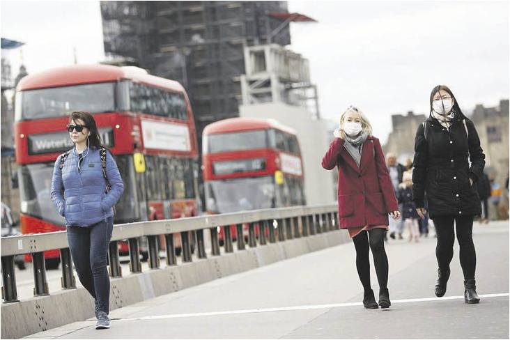 Empresas británicas reducen el pago por aislamiento al personal no vacunado contra la Covid-19