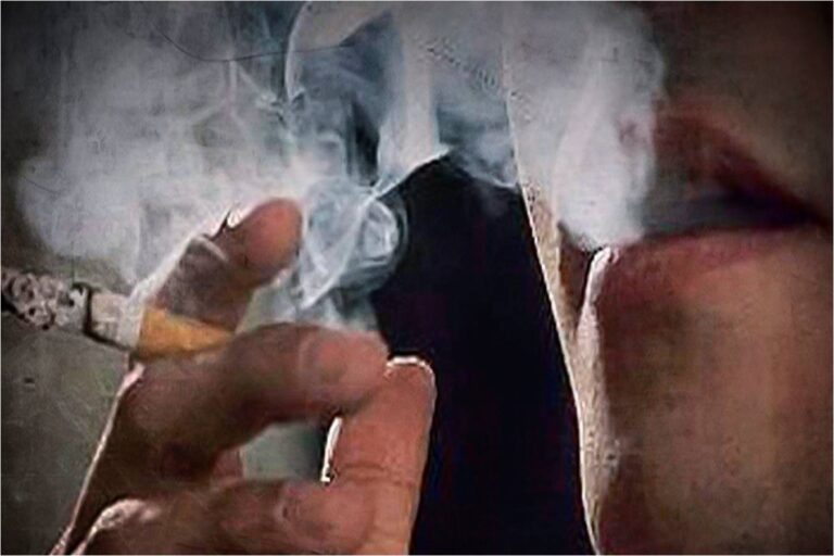 Atención fumadores ¿Las vacunas COVID son menos efectivas en los que despuntan el vicio?