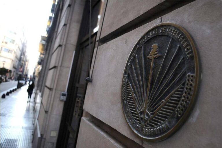 Espionaje ilegal: dos exagentes contra la teoría del cuentapropismo