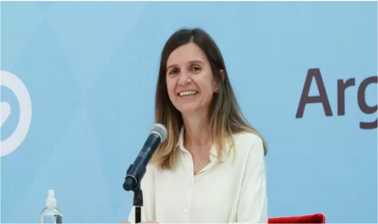 Fernanda Raverta aseguró que el bono de refuerzo apunta al sector de la población «que viene golpeando la inflación»