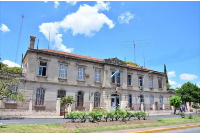 La Municipalidad quiere tomar el edificio de la ex Palúdica y los empleados resisten