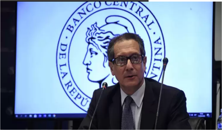 Pesce negó un «dólar soja» y pronosticó cuándo vuelve el superávit comercial