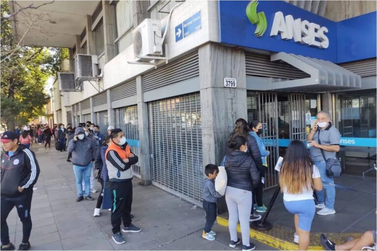 Indignación ante la pésima atención del ANSES: “Uno tiene que mentir para que le atiendan”