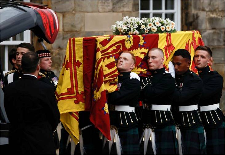 Reino Unido: comenzó en Edimburgo la capilla ardiente por Isabel II￼