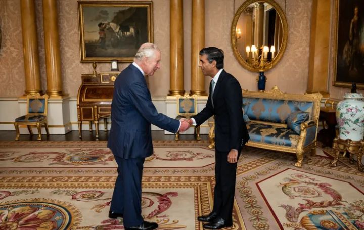 Reino Unido: Rishi Sunak advierte que tomará «decisiones difíciles» tras su designación