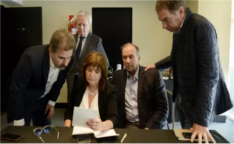 El PRO anunció sus tres precandidatos para «controlar» la interna y manifestó «honda preocupación» por la situación económica