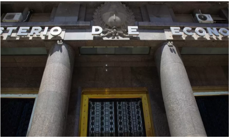 El déficit primario del 2022 fue de 2,4% y se sobrecumplió la meta pactada con el FMI