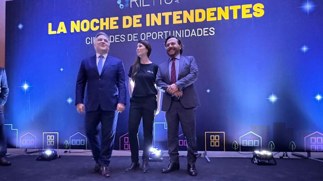 El gobernador Sáenz participa en Córdoba de “La Noche de los Intendentes”