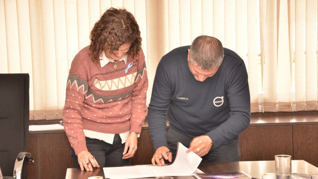 Educación fortalece vínculos con el sector socio-productivo