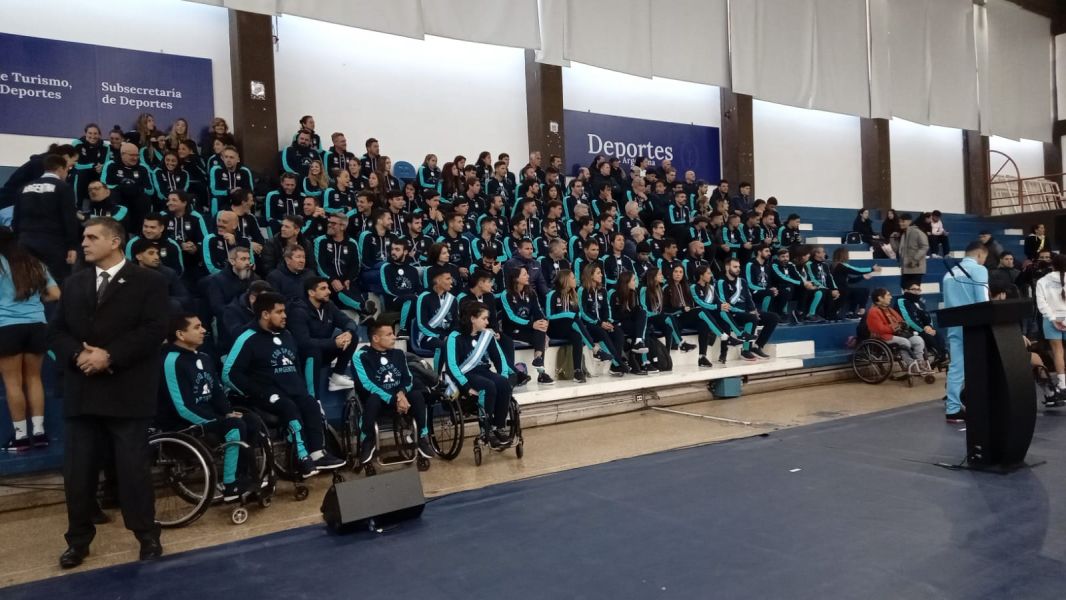 Dos deportistas salteños partieron rumbo a París con la delegación olímpica argentina