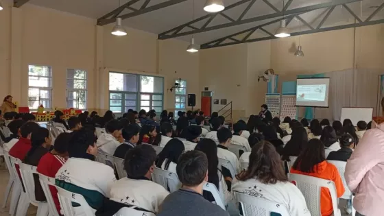 Estudiantes secundarios de Campo Santo recibieron herramientas para la prevención vial