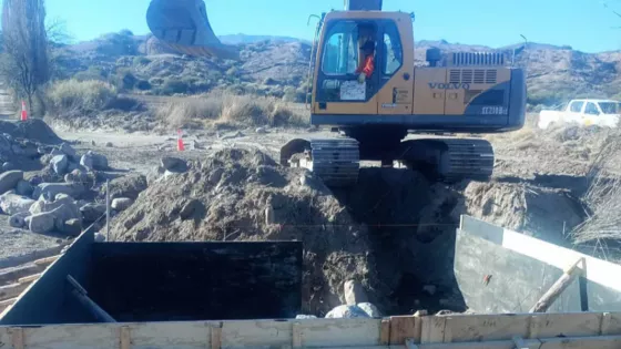 Un nuevo puente en Angastaco evitará que vecinos de dos parajes queden aislados