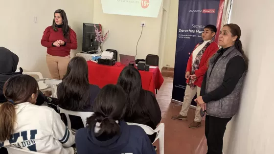 Del aula a las urnas: jóvenes se preparan para votar con “Participar es la que va”