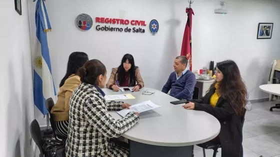 103466-se-trabaja-en-la-instalacion-de-una-oficina-del-registro-civil-en-el-colegio-de-abogados
