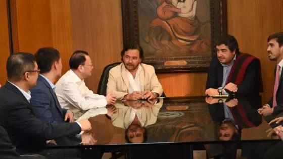 Ganfeng Lithium presentó a Sáenz un nuevo proyecto de litio por US$2.000 millones