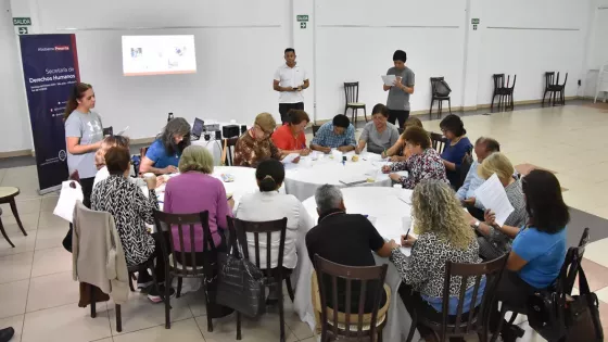 “Más allá de las canas” propone reflexiones y nuevas miradas sobre la amistad en la vejez