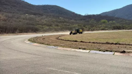 104219-obras-en-el-autodromo-vialidad-reparo-la-pista-y-trabajo-en-otras-zonas-del-predio