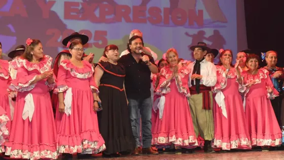 104432-vamos-a-defenderlos-con-alma-corazon-y-vida-aseguro-saenz-a-cientos-de-adultos-mayores