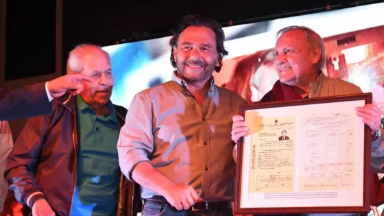 104457-los-homenajes-siempre-deben-hacerse-en-vida-dijo-saenz-en-el-tributo-a-la-trayectoria-de-roberto-ternan