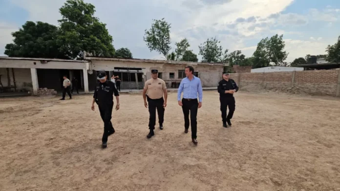 104490-supervisaron-el-avance-de-obras-en-la-escuela-de-suboficiales-de-embarcacion