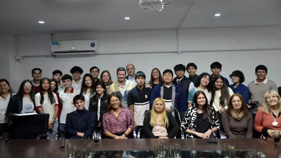 Alumnos salteños finalistas en un concurso de Samsung expusieron sus proyectos
