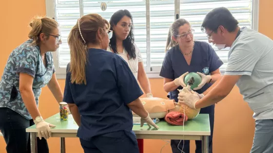 El hospital Materno Infantil capacitó a profesionales de salud en emergencias pediátricas