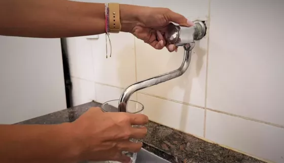 La empresa Aguas del Norte solicitó el uso responsable del agua en General Mosconi