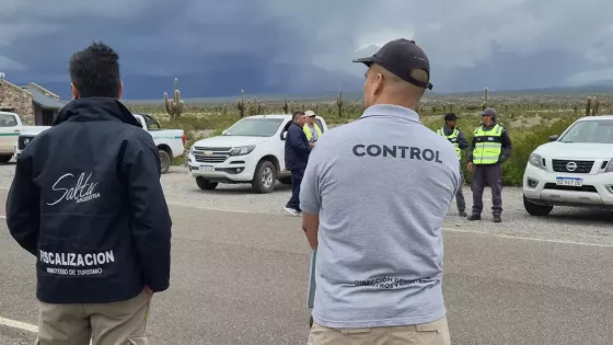 El Ministerio de Turismo y Deportes realizó un operativo de control turístico en el Parque Nacional Los Cardones