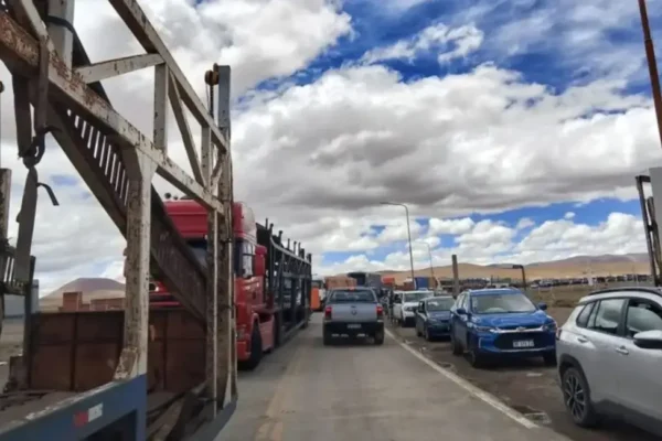 Jama continúa cerrado: Refuerzan asistencia sanitaria ante el aumento de personas varadas