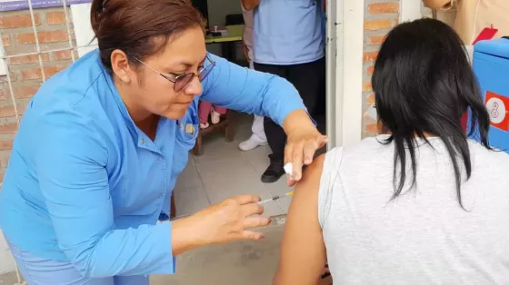 Salud inicia la vacunación contra el dengue en el departamento La Candelaria