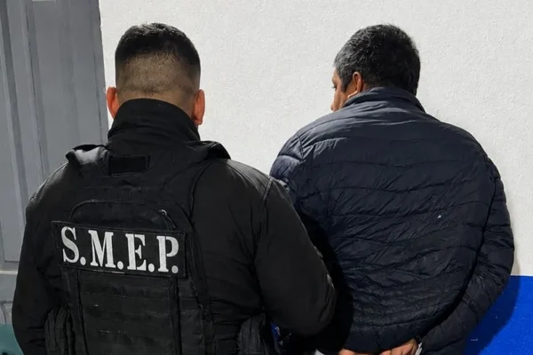 Metán: vecinos ataron de pies y manos a un abusador y lo entregaron a la Policía